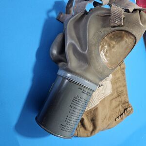 Vintage WW2 Era U.S. Civil Defense Gas Mask Medium Adult w/ Canister Filter OCD‎
